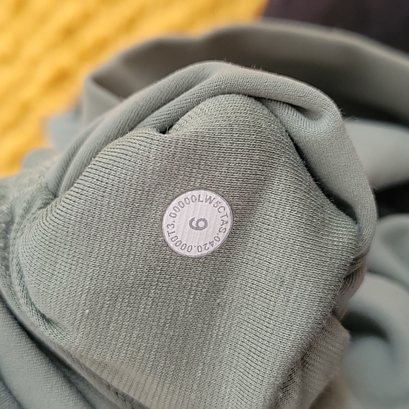 Lululemon align - Picture 3 of 3